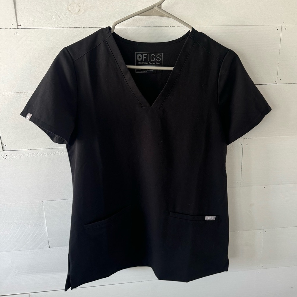 XS figs casma three pocket scrub top